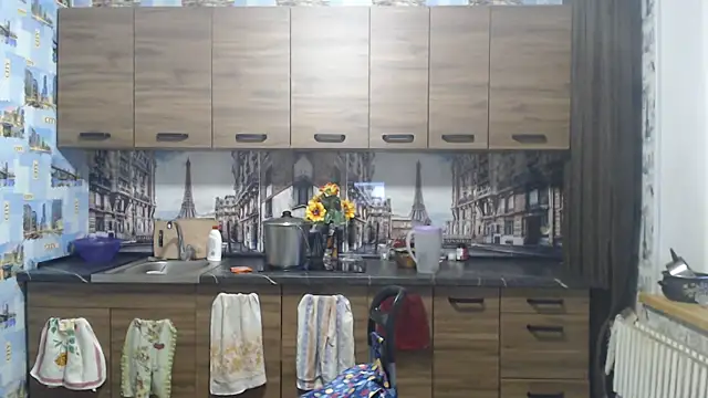 Amy August online show from February 12, 2:52 pm