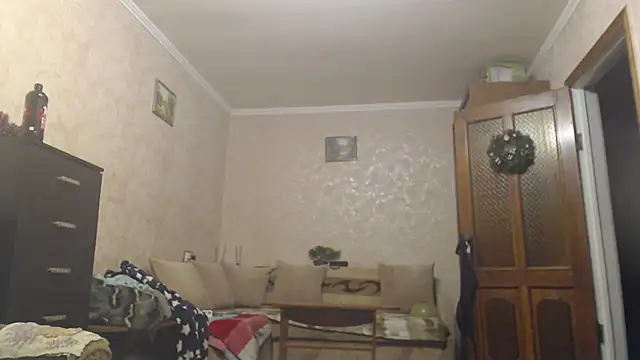 Amy August online show from May 4, 5:50 pm