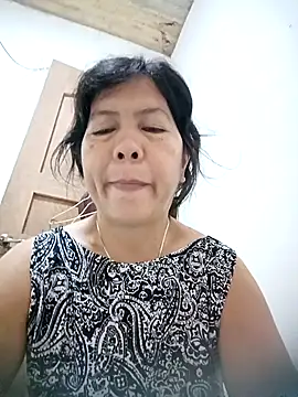 TropicalFlower online show from November 26, 9:05 pm