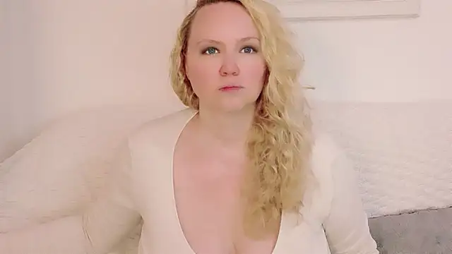 Sarah4you online show from November 10, 10:05 pm