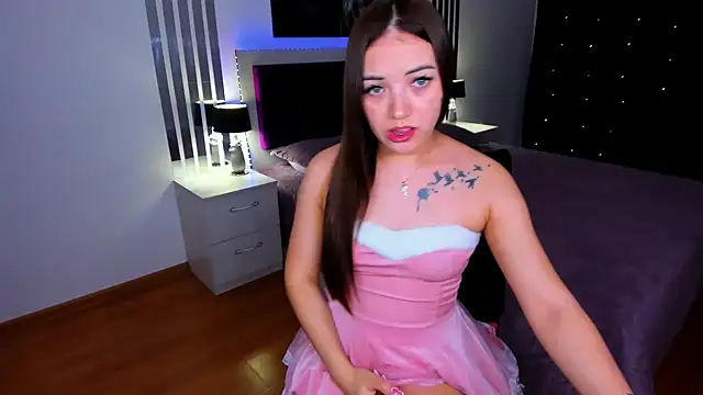 LucyJackson online show from April 30, 2:22 pm