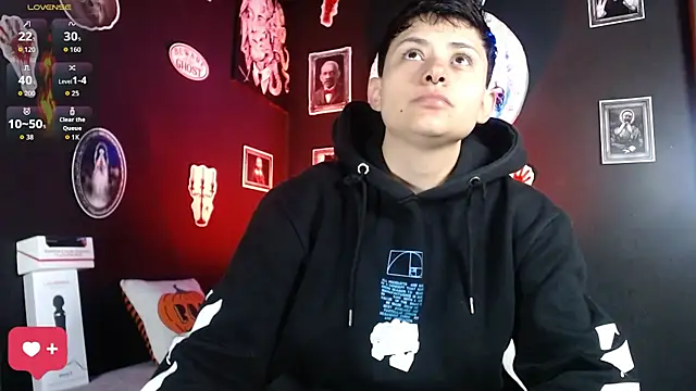 girl intense444 online show from October 15, 12:52 pm