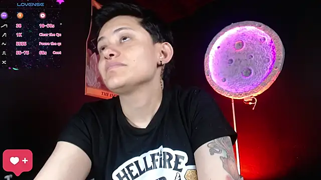 girl intense444 online show from May 6, 2:32 pm