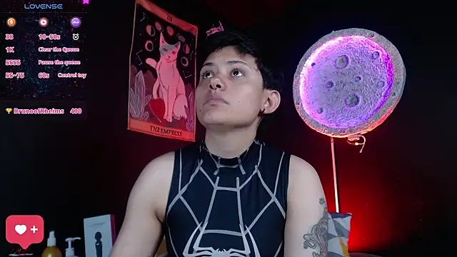 girl intense444 online show from May 13, 1:39 pm