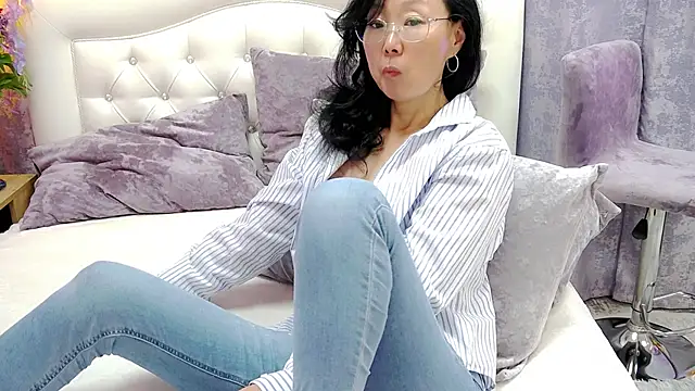Asian legs online show from May 19, 9:38 am
