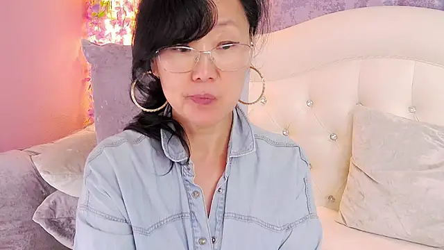 Asian legs online show from May 4, 10:30 am