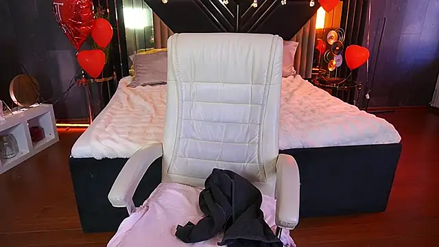 LittleShyy online show from February 22, 2:07 pm