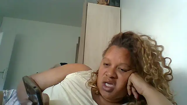 MaitresseSandra online show from May 28, 7:39 am