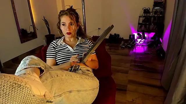 Cristina  Smith online show from July 22, 12:00 am