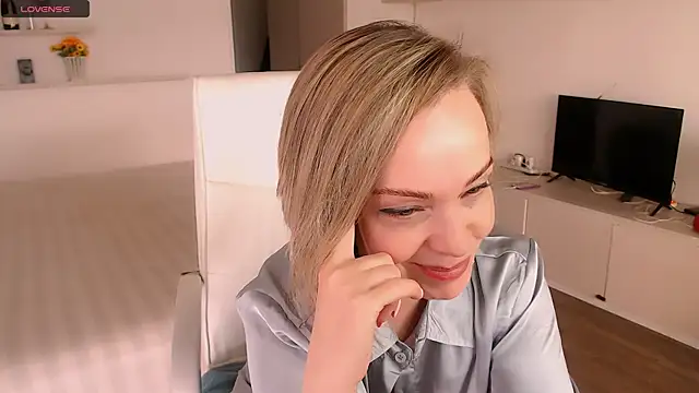 Tilly Eliot online show from October 6, 8:57 pm