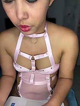 alysson 18 online show from May 22, 2:37 pm