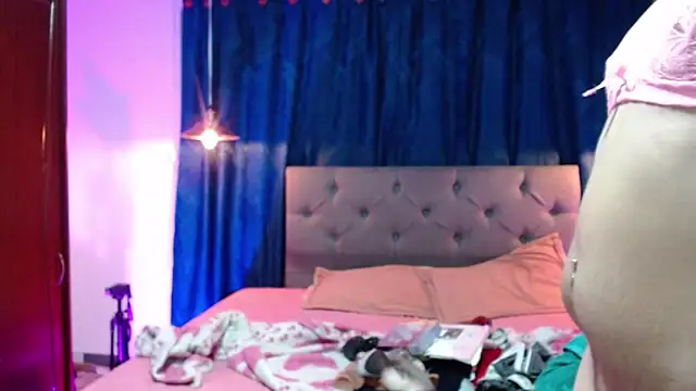 sarah lovesu online show from October 20, 9:07 pm