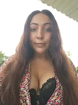VickyHoult online show from May 21, 8:40 pm