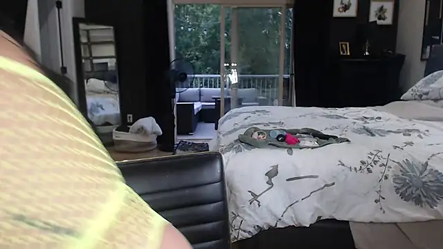 raea quinn online show from July 22, 4:02 am