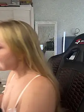 Kitty Ricky online show from April 29, 7:33 am