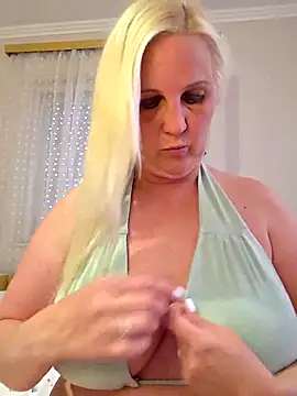 Mayci1984 online show from May 10, 9:44 am