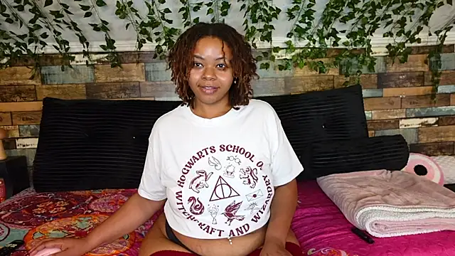 -khayaparker online show from October 9, 6:12 pm