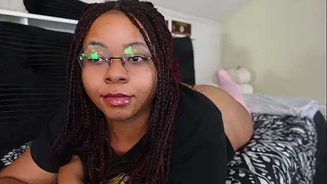 -khayaparker online show from December 3, 4:42 pm