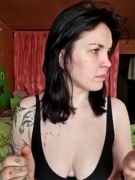 LazyTanukii online show from February 2, 3:38 am