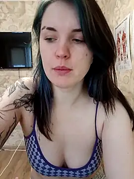 LazyTanukii online show from November 21, 6:15 am