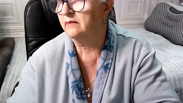 LolkaAlyss online show from April 28, 9:29 pm