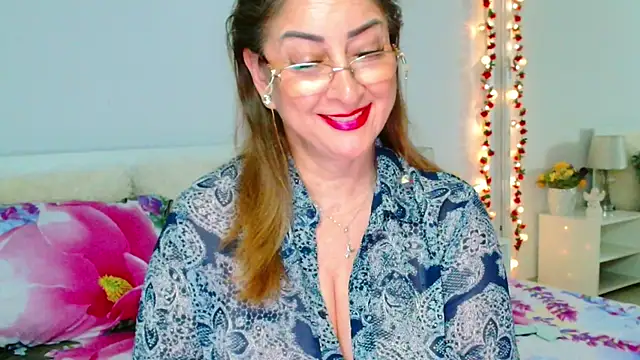 Tyana40 online show from May 7, 1:21 am