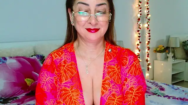 Tyana40 online show from May 6, 1:20 am