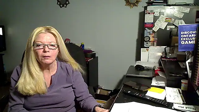 XTRAHORNYONE online show from April 10, 12:49 am