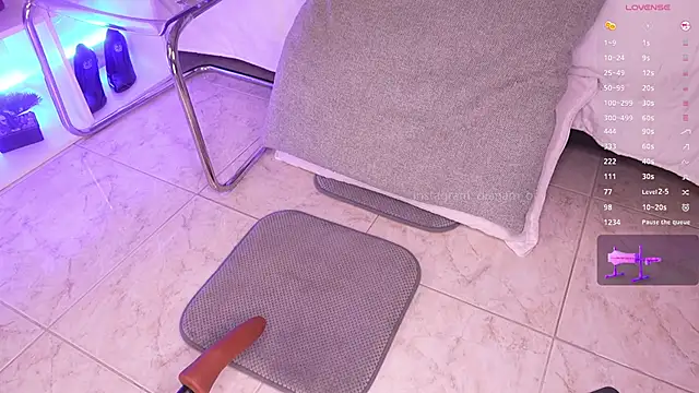 DianySexy online show from April 3, 4:21 am