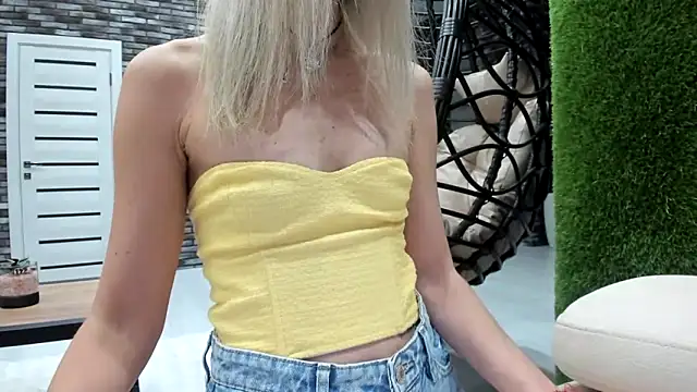 StarryHanna online show from April 29, 6:57 pm