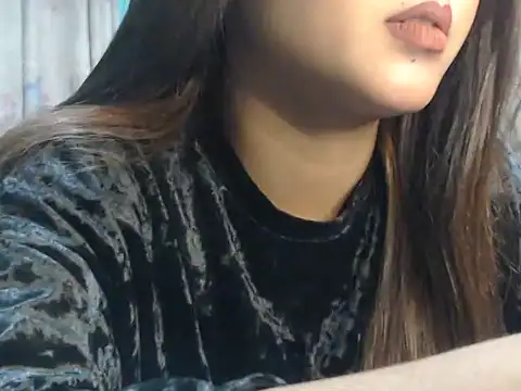 NancyRuvi online show from December 15, 5:07 pm