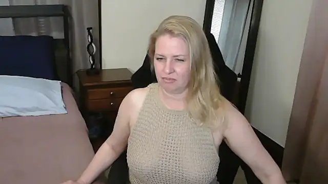 HollieBim online show from May 11, 3:29 pm