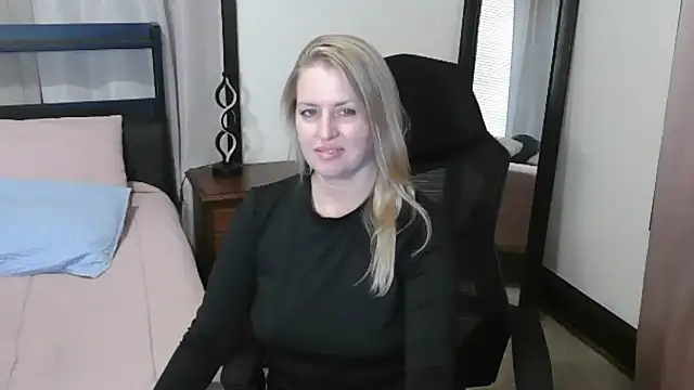 HollieBim online show from October 21, 2:21 pm