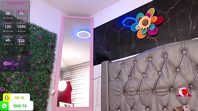 LAILAGUMMY online show from December 22, 3:37 pm