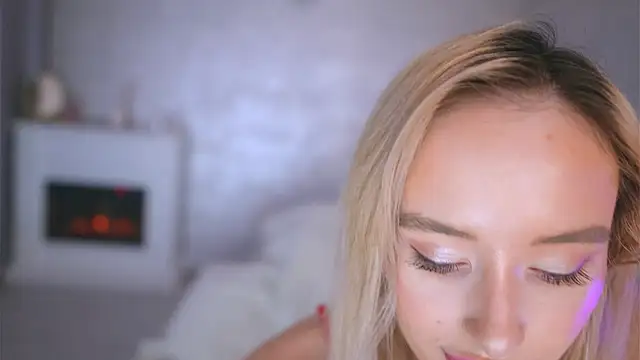 Emilly Will online show from December 20, 12:09 pm