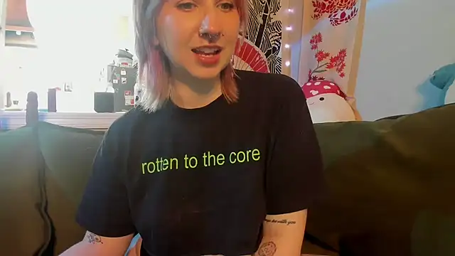 LedaBun online show from March 11, 4:20 pm