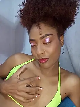 thaimy  online show from December 2, 2:57 am