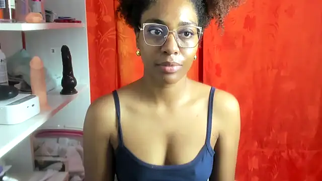 thaimy  online show from May 17, 2:55 am