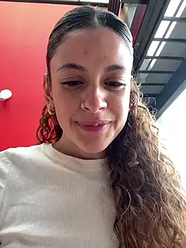 alana15 online show from April 4, 9:24 pm