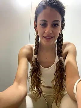 Snapshot of alana15 chatting on September 20, 12:58 pm alana15 online show from September 20, 12:58 pm
