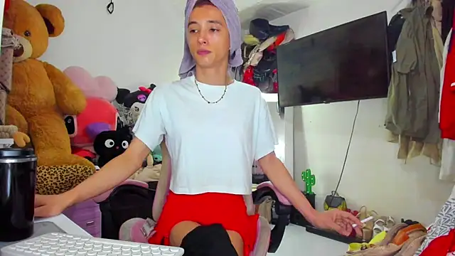 Lawrncesofiets online show from November 12, 5:33 pm