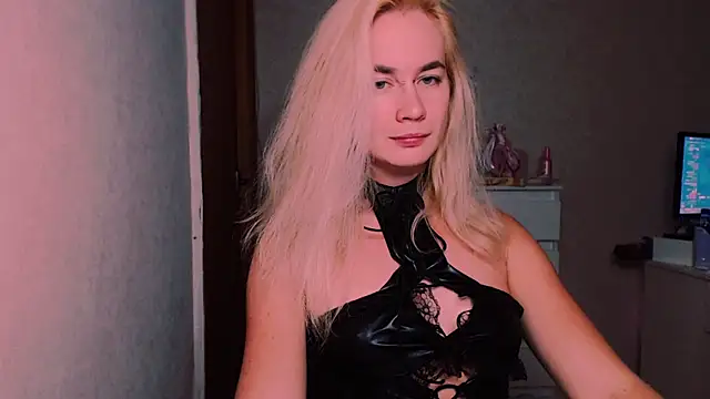 xxxcharismaaa online show from October 4, 8:02 pm