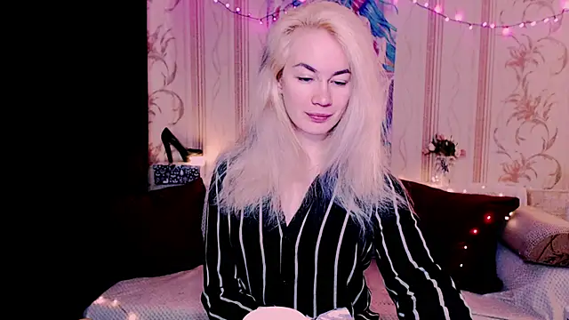 xxxcharismaaa online show from May 1, 5:54 am