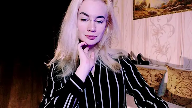 xxxcharismaaa online show from November 16, 4:36 am