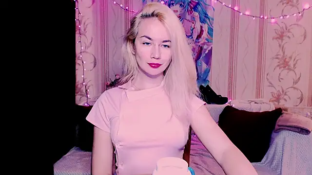 xxxcharismaaa online show from May 20, 4:53 am