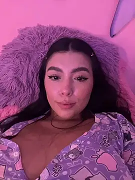 shantall vidales  online show from October 9, 9:02 am