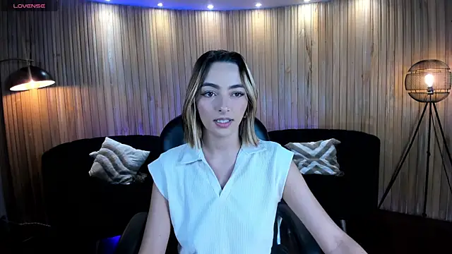 MelissaMoore  online show from April 28, 8:51 am