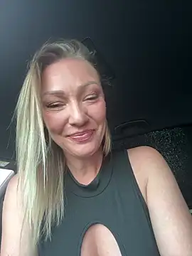 Sacha-xx online show from May 19, 8:32 am