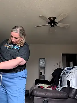 Canadian BBW online show from May 21, 9:35 pm