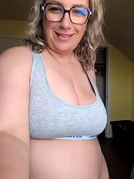 Canadian BBW online show from May 24, 9:58 pm